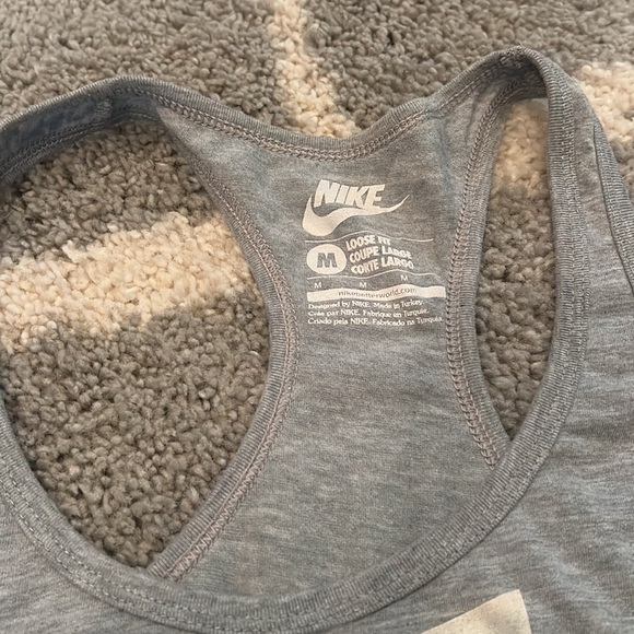 🖤Pick 5/$25 Nike Racerback Tank-Size M - Picture 2 of 3